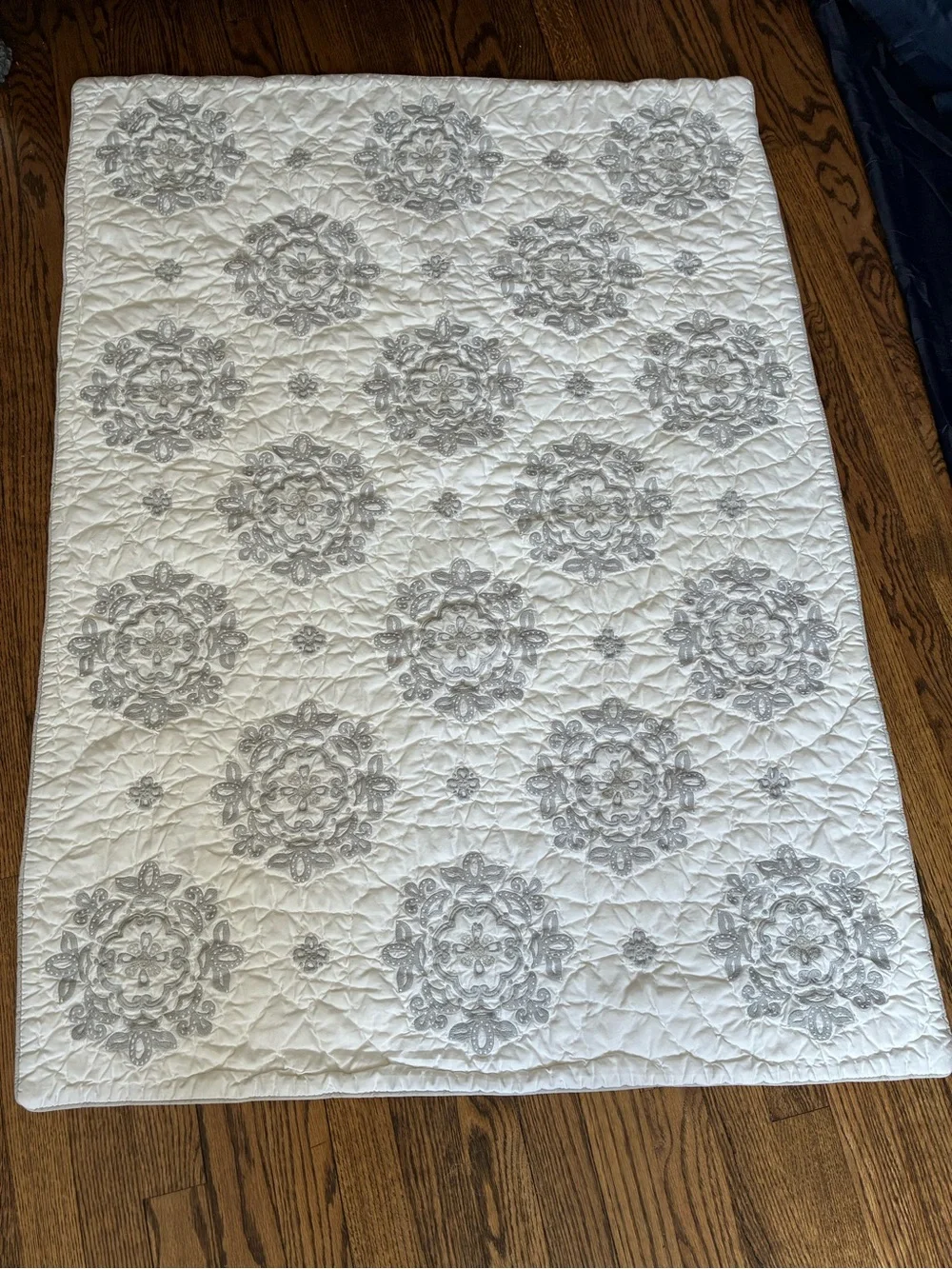 Pottery Barn Genevieve Toddler Quilt Gray Tencel Nursery Kids